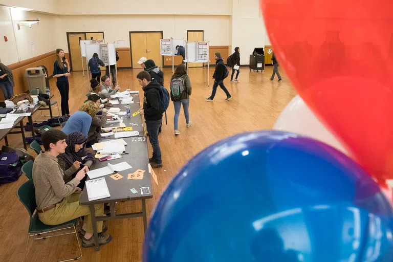 Students voting on campus