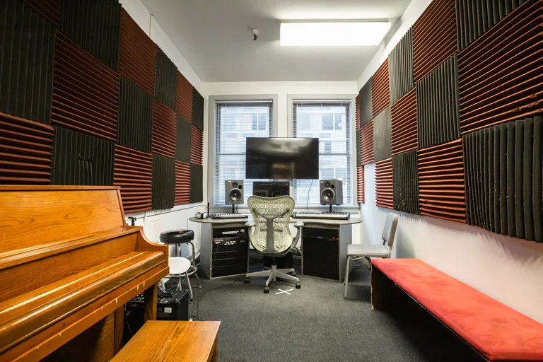 Connected Mixing Room