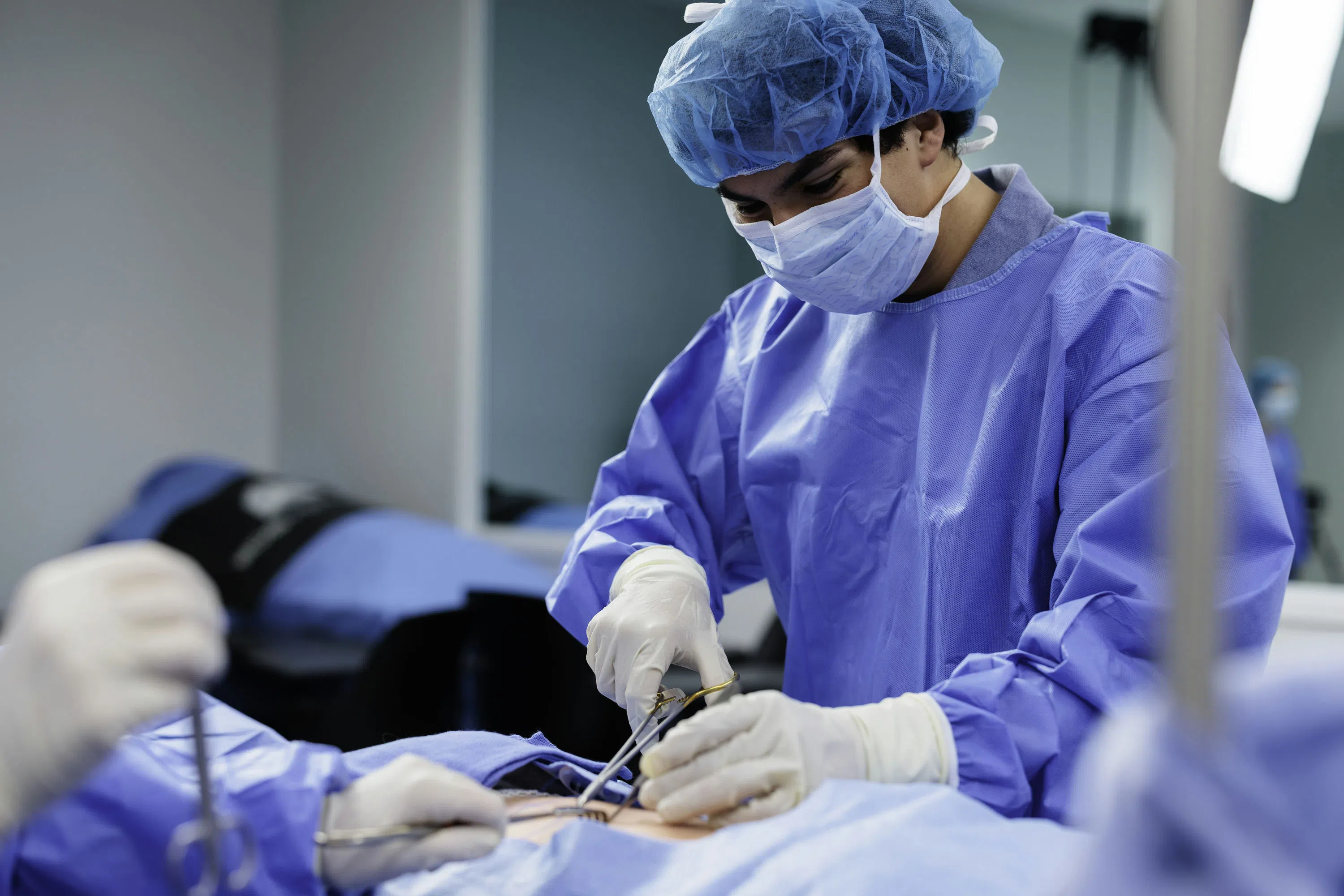 Medicine student in the Operation Room Simulation