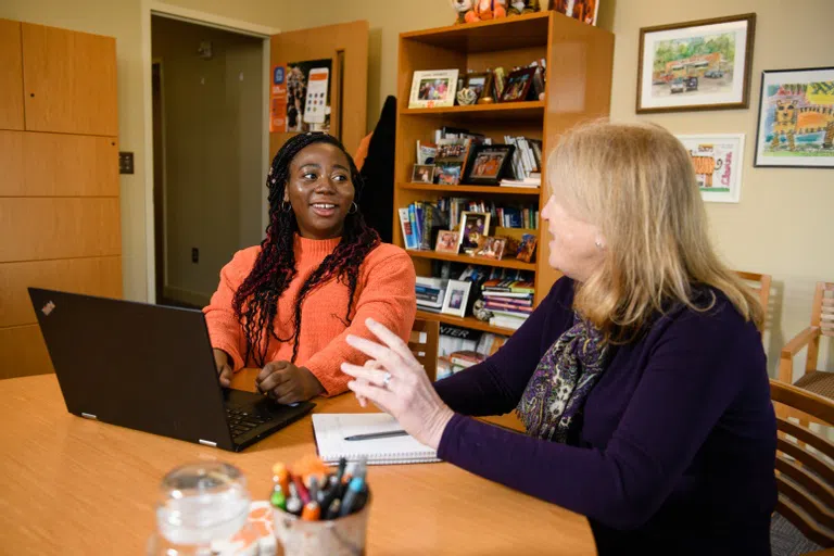 Student Janaida Williams meets with her advisor Sue Whorton in the Academic Success Center.