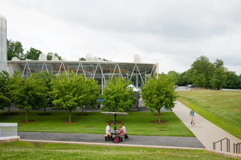 The exterior of Lee III architecture building.