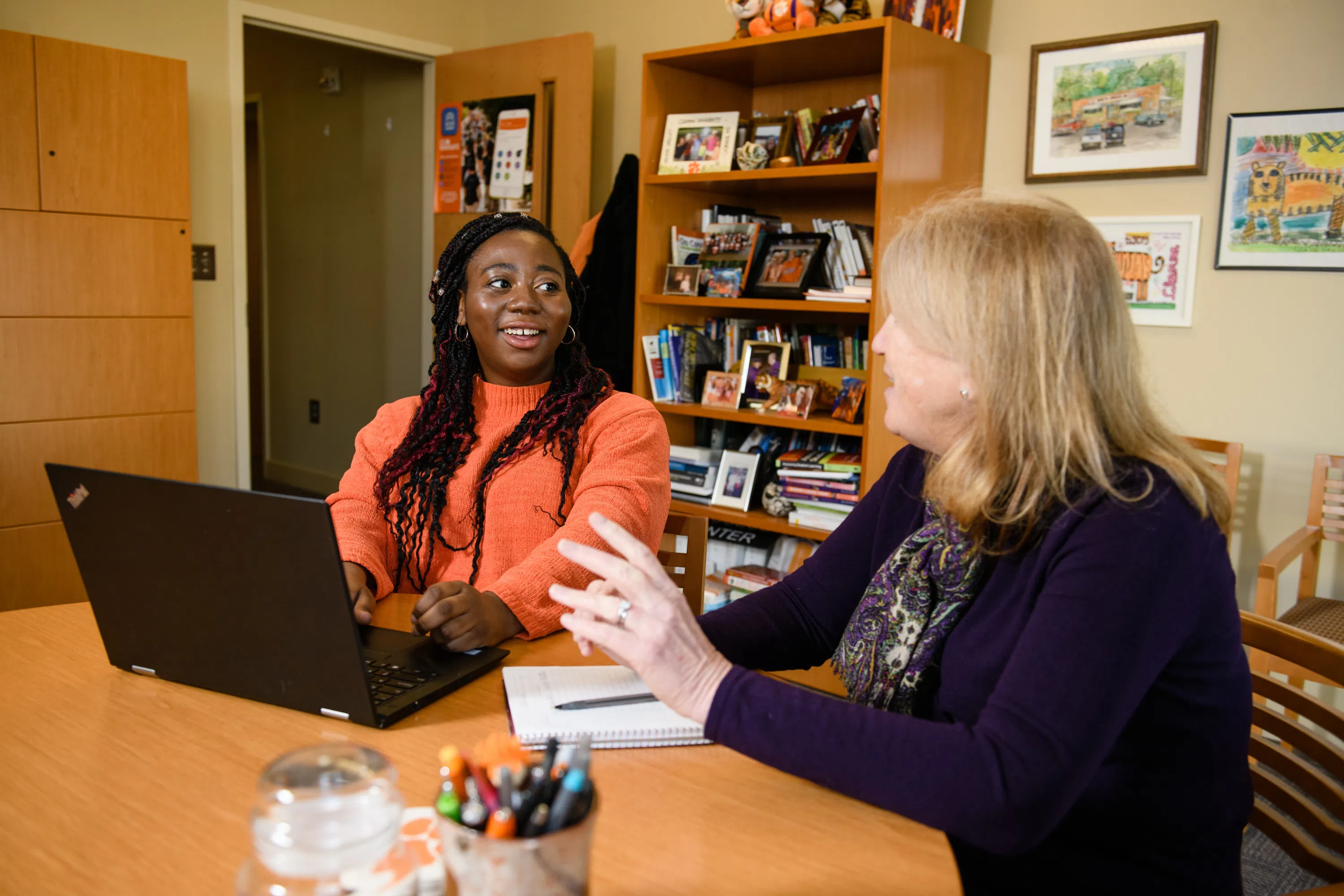 Student Janaida Williams meets with her advisor Sue Whorton in the Academic Success Center.