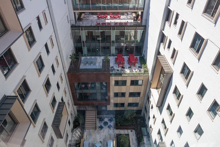 Students in Thurston Hall enjoy easy-access to an outdoor courtyard. 