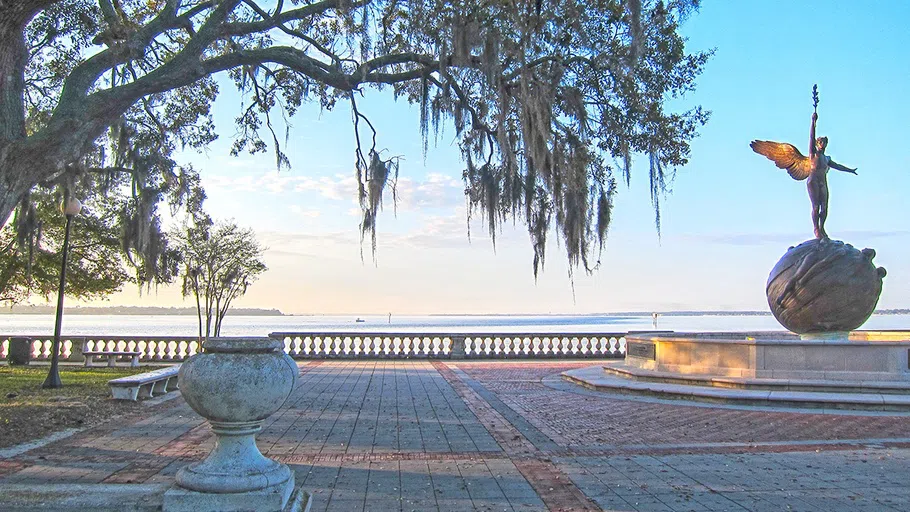 Memorial Park statue along the St. Johns River