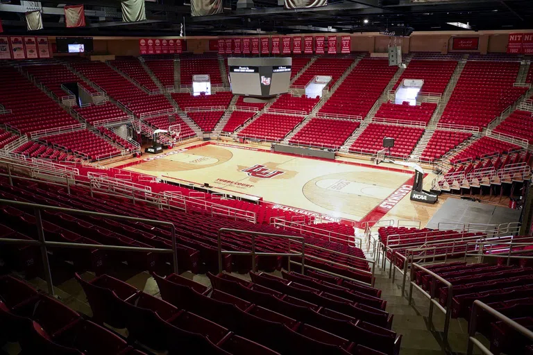 Inside Montagne Center