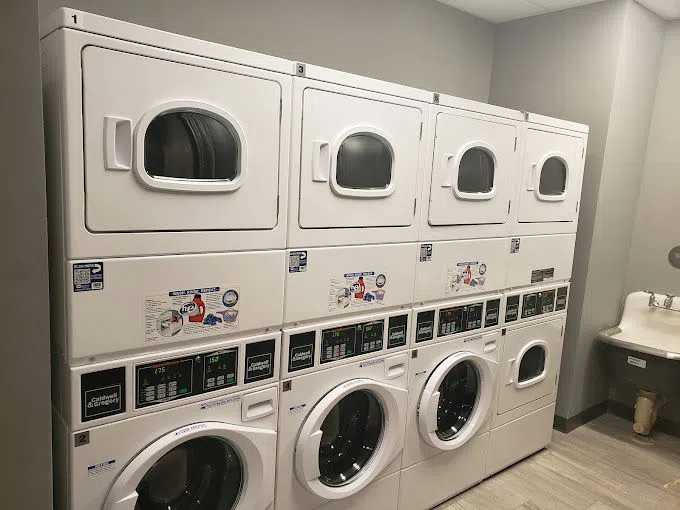 Lakeview Pointe laundry room.