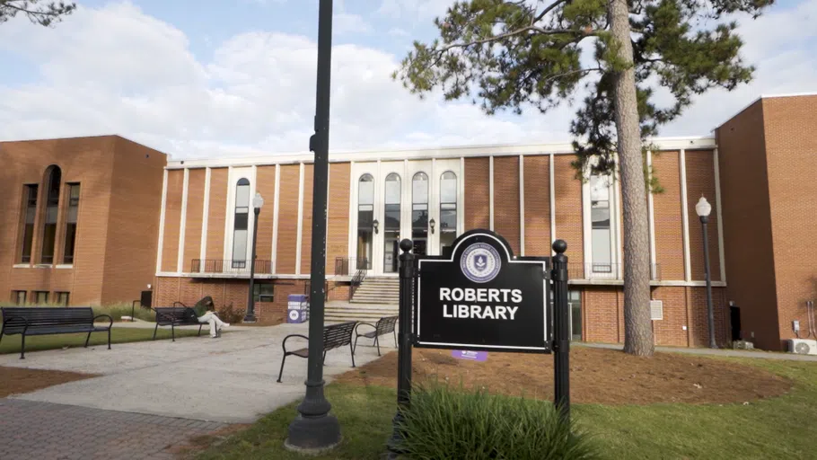 The entrance to Roberts Library.