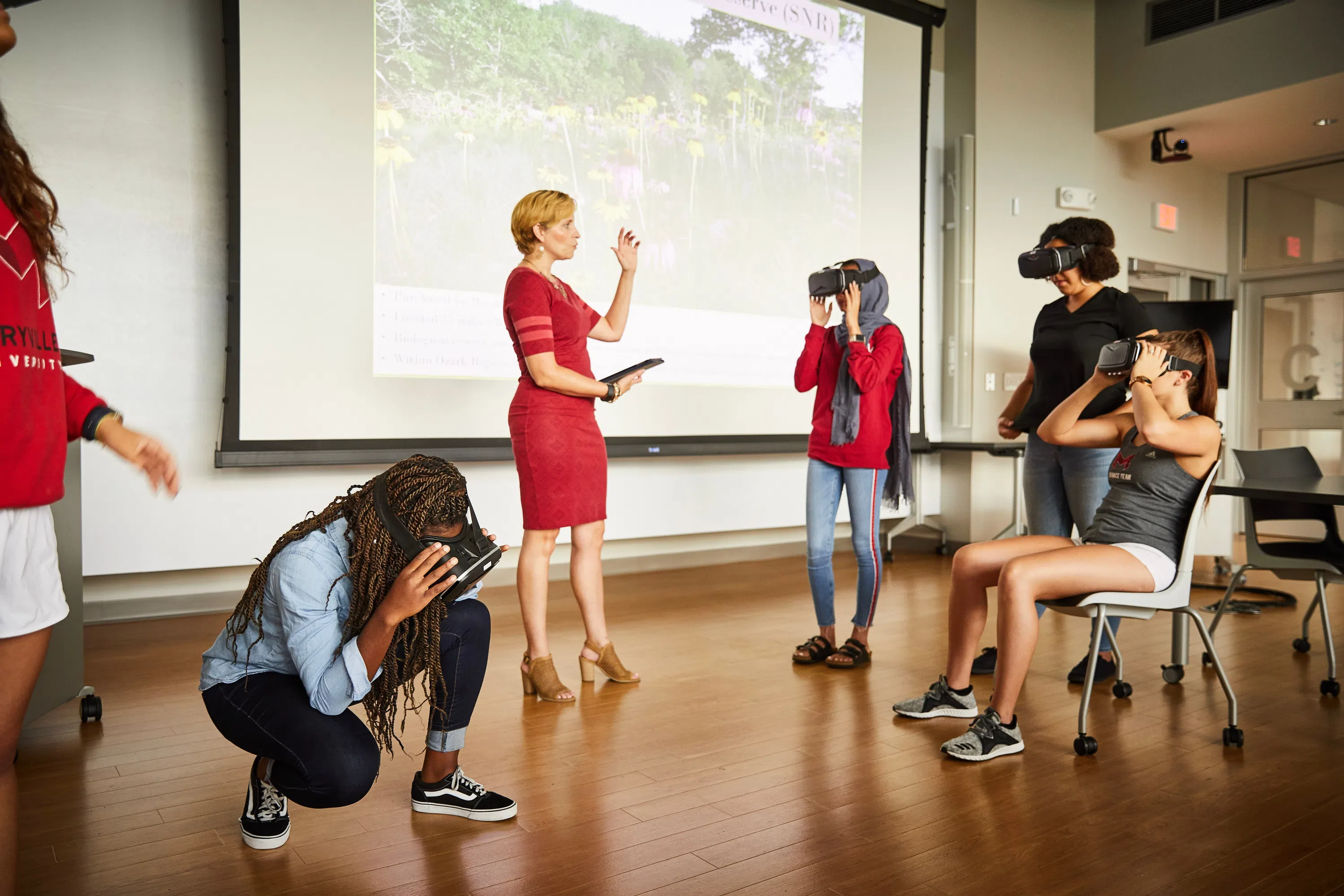 Students use VR technology in the classroom. 