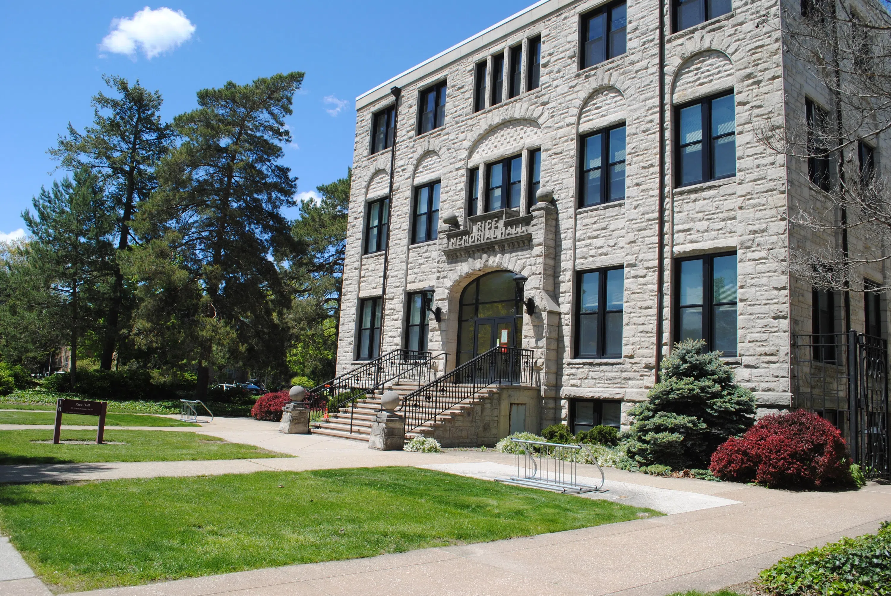 Outside view of Rice Hall in the summer