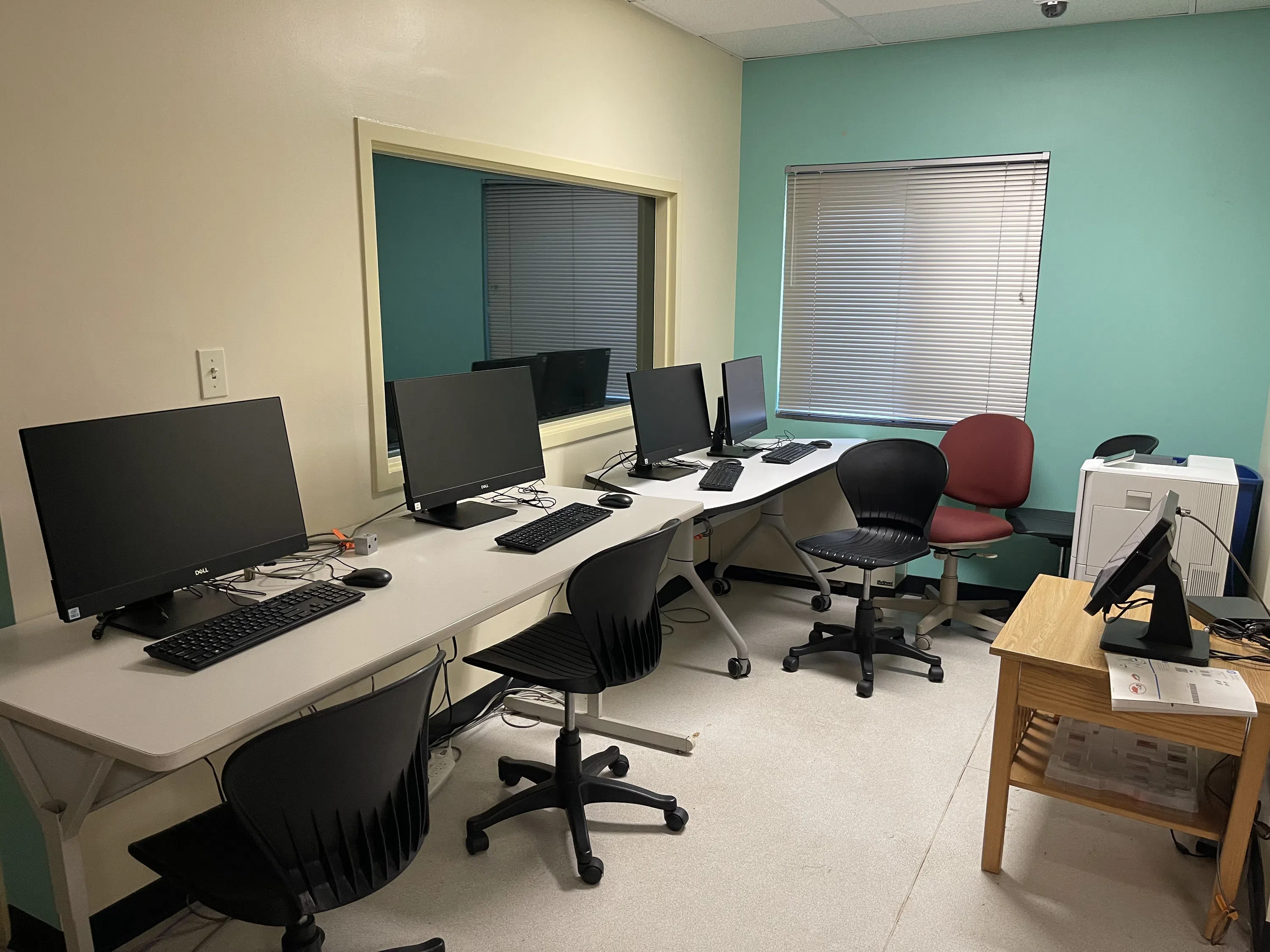 An onsite computer lab is available to residents.