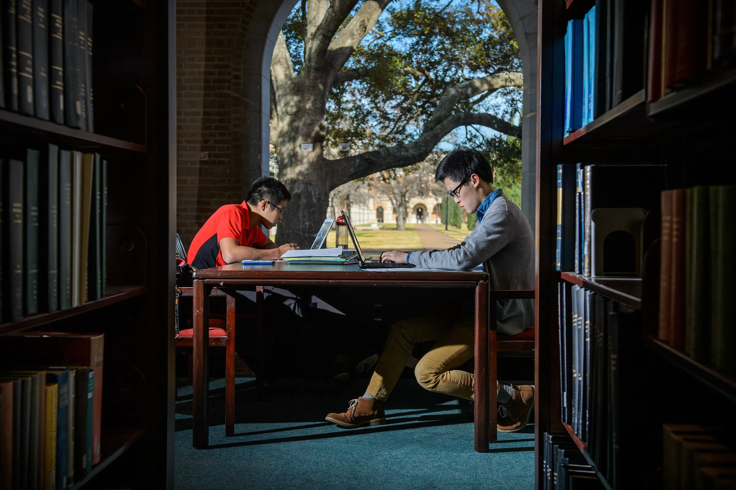 Students studying at Rice University's Fondren Library
