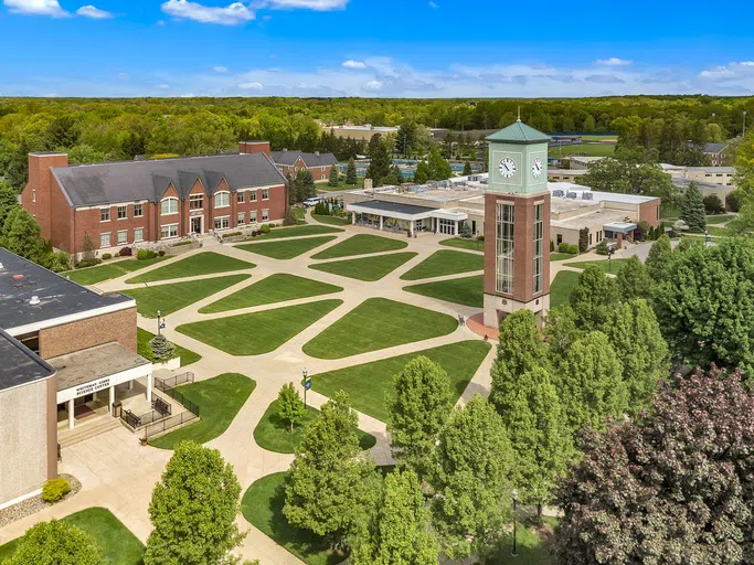 Aerial view of main SAU plaza 