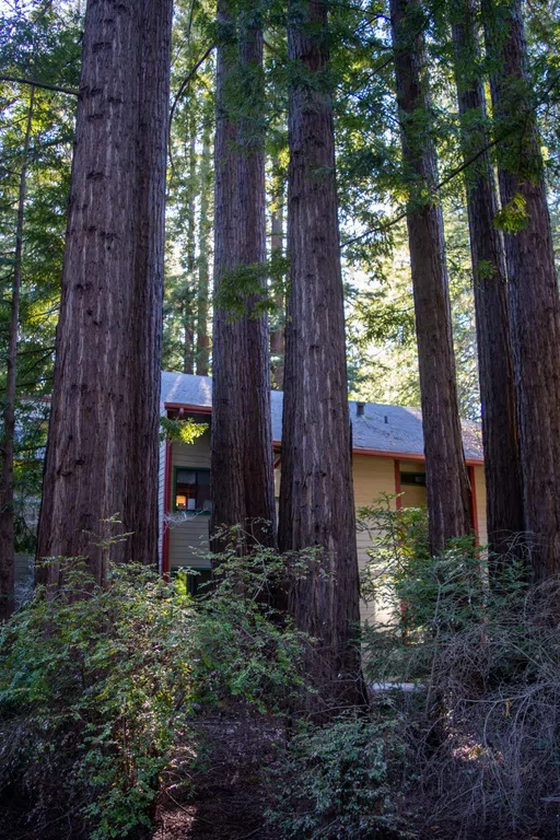 Redwood Grove Apartments exterior