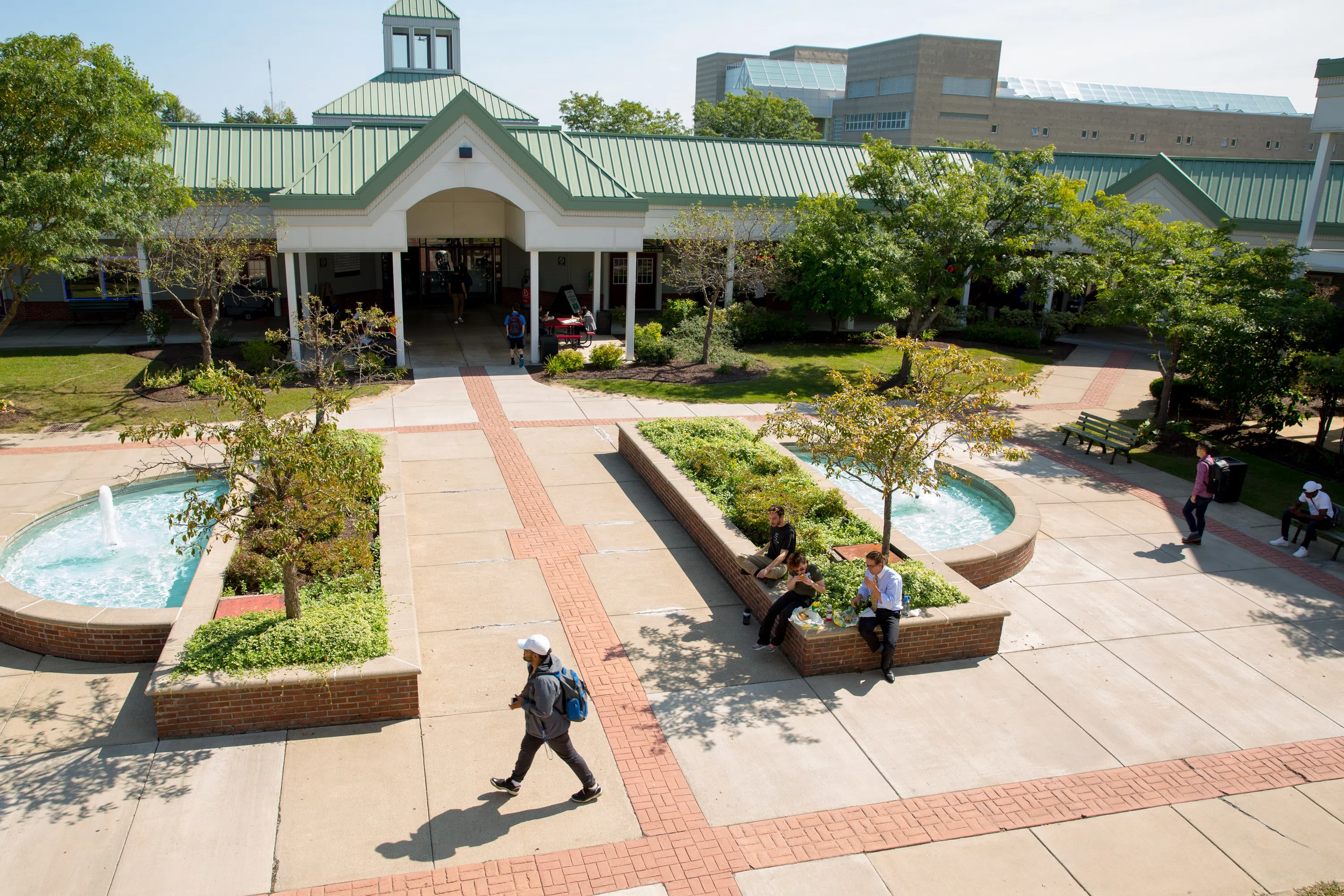 Photo of the UB Commons Courtyard.