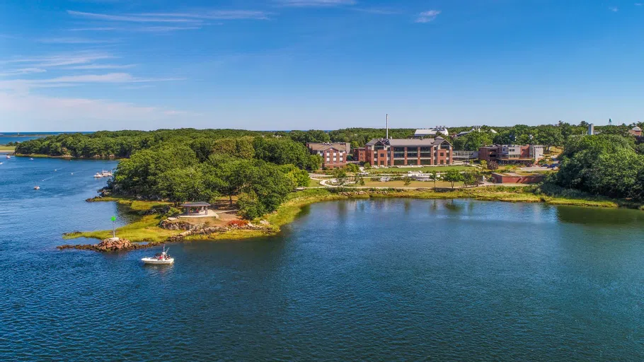 Aerial photo of UNE's Biddeford Campus facing the Ripich Commons