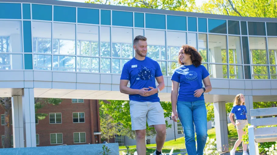 Two student ambassadors on campus