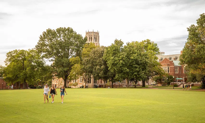 Students walk across Vanderbilt's Alumni Lawn