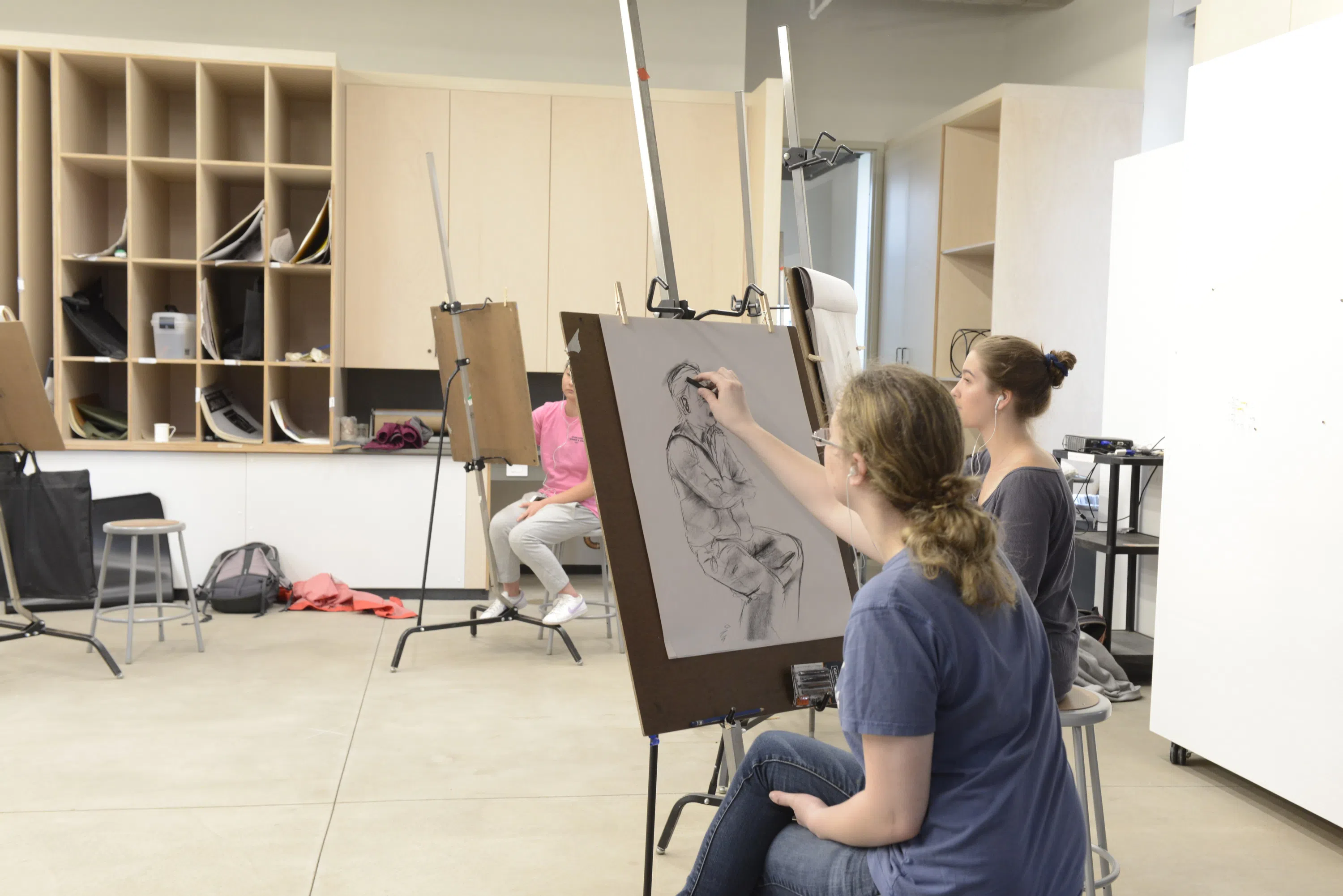 Wellesley student in a painting and drawing class. 