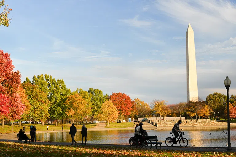 National mall in the fall with the Washington Monument