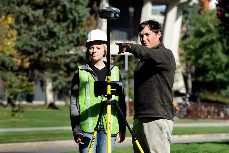 Work with engaged faculty members who are among the top in their profession and gain hands-on learning experiences as a Construction Engineering or Management student at NDSU.